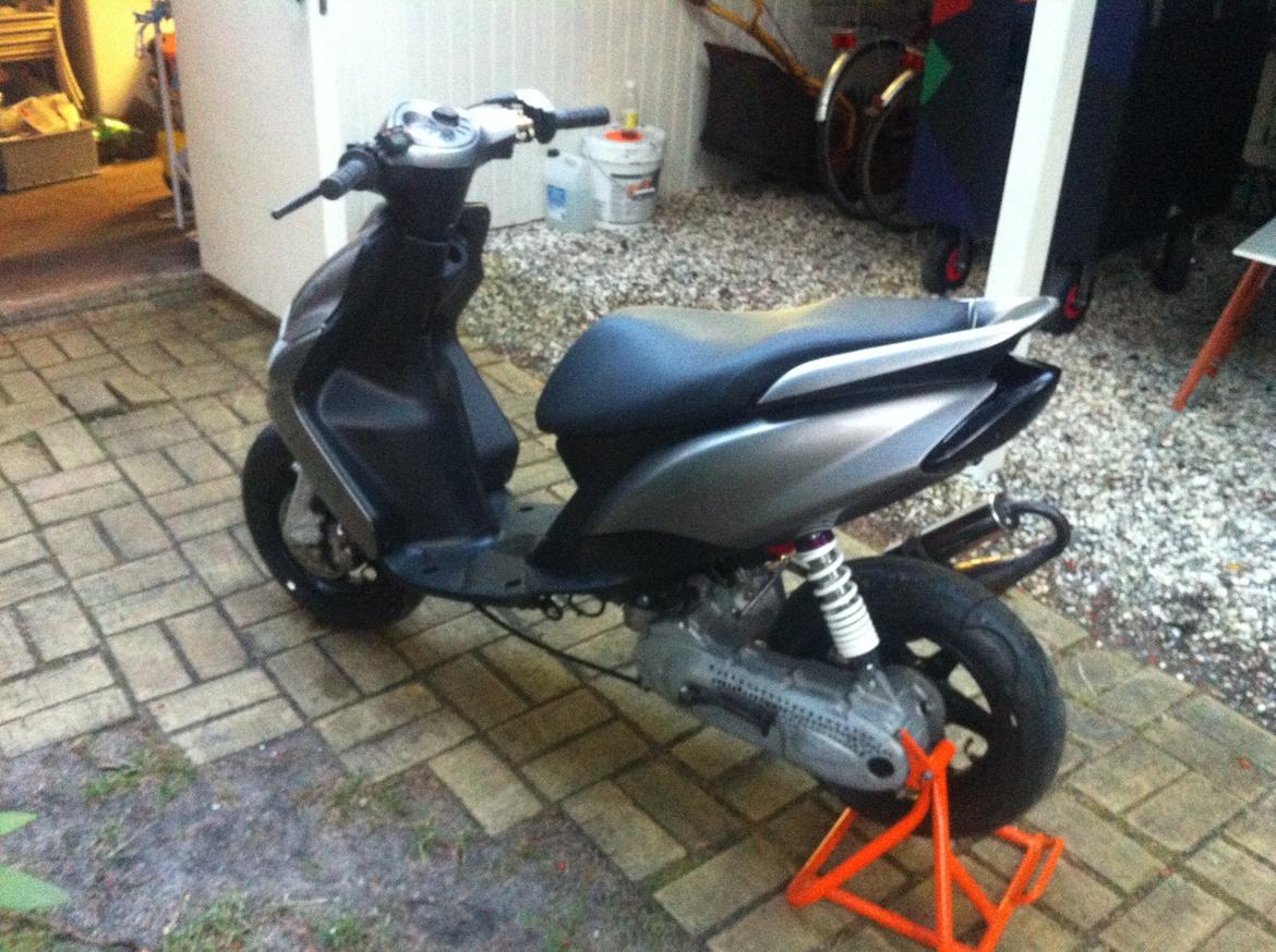 Yamaha Jog RR LC - SOLGT billede 4