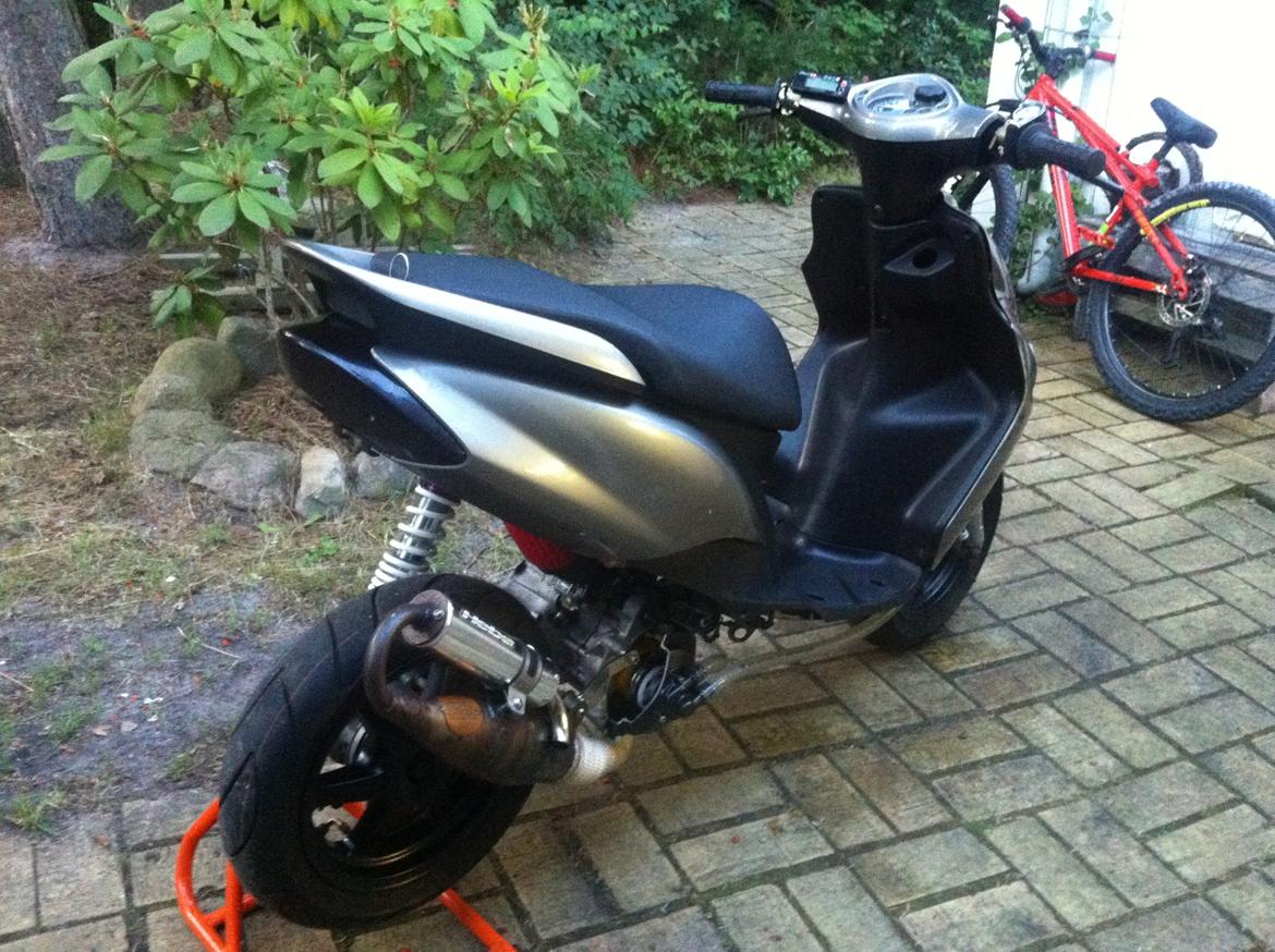 Yamaha Jog RR LC - SOLGT billede 5