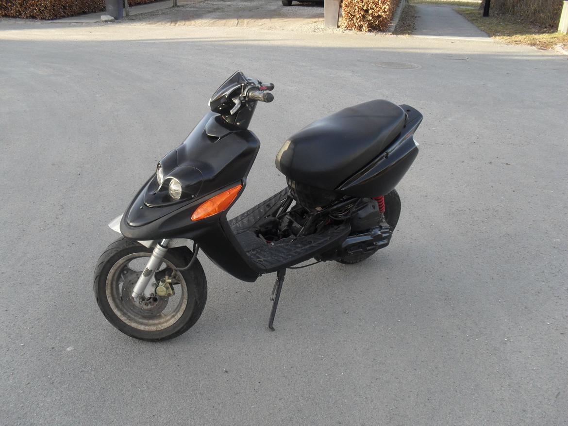 Yamaha Bws NG [solgt] - Efter den blev malet! billede 2