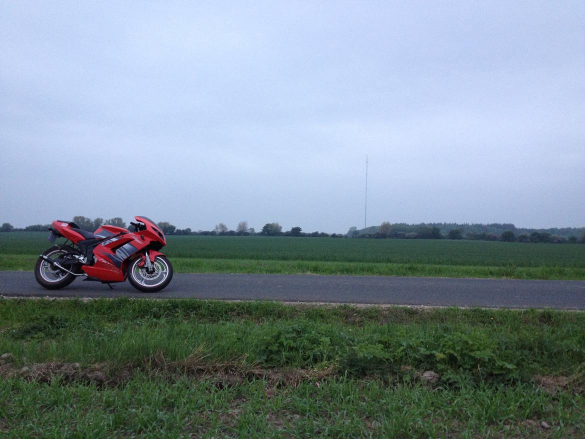 Rieju Rs2 Matrix (The Rocket) - og som man kan se er der kommet ny udstødning på :D kæft den rykker  billede 20