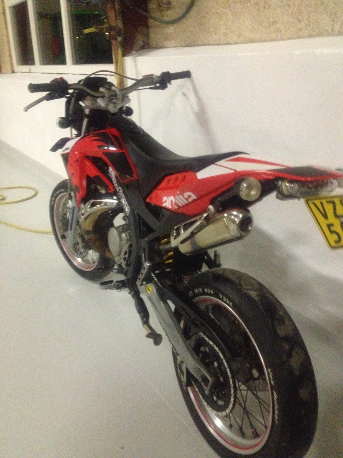 Aprilia sx50 - undskylder den dårlige kvalitet på billederne, den er flottere i virkeligheden. billede 7