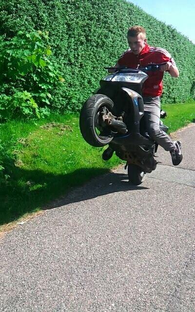 Peugeot Speedfight 2 AC - Jeps den går på hjul :) billede 9