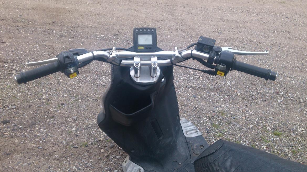 PGO PMX Naked Carbon billede 5