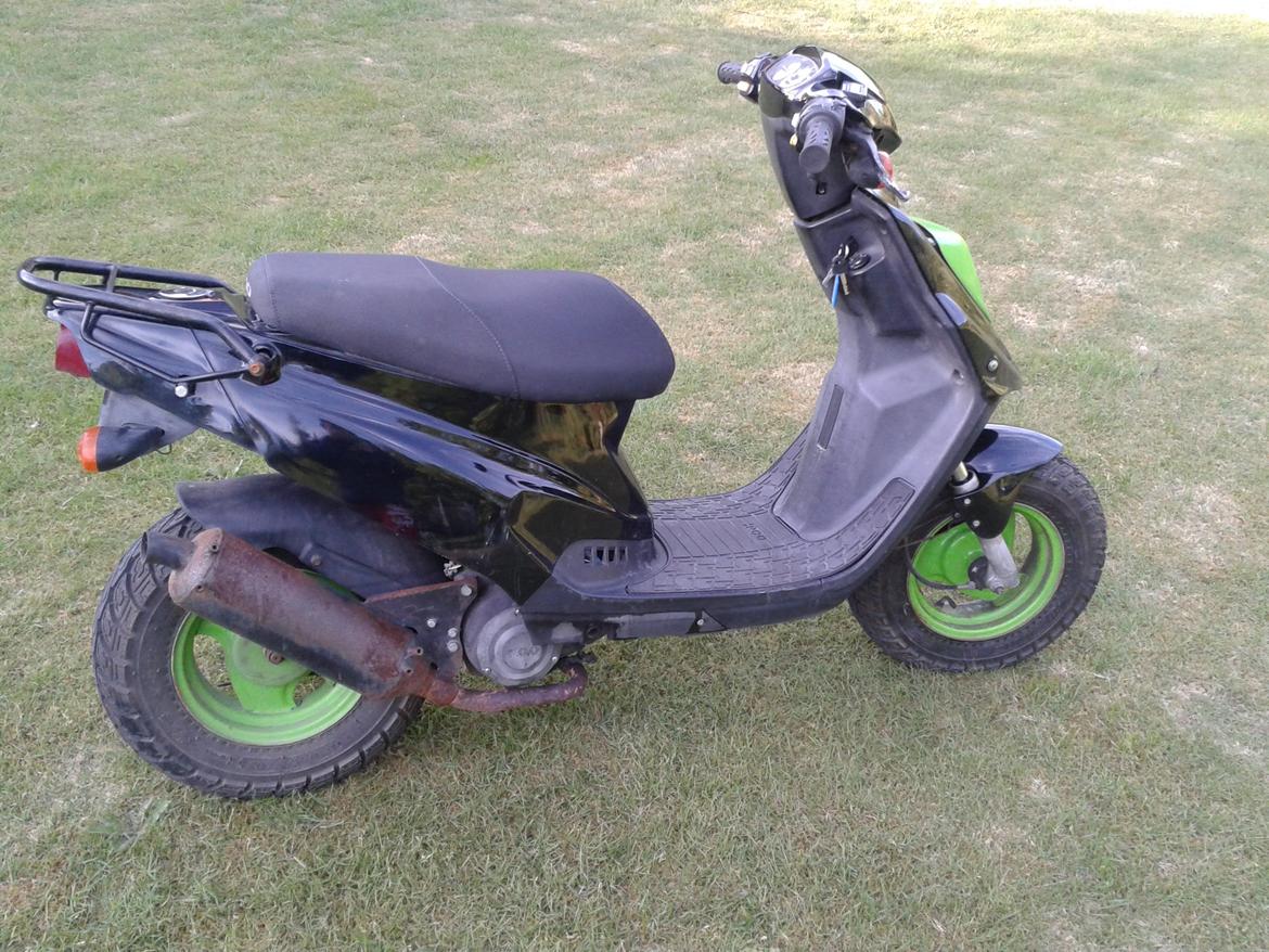 PGO Hot 50 (byttet til Yamaha slider) - Lækker fælge! :P billede 5