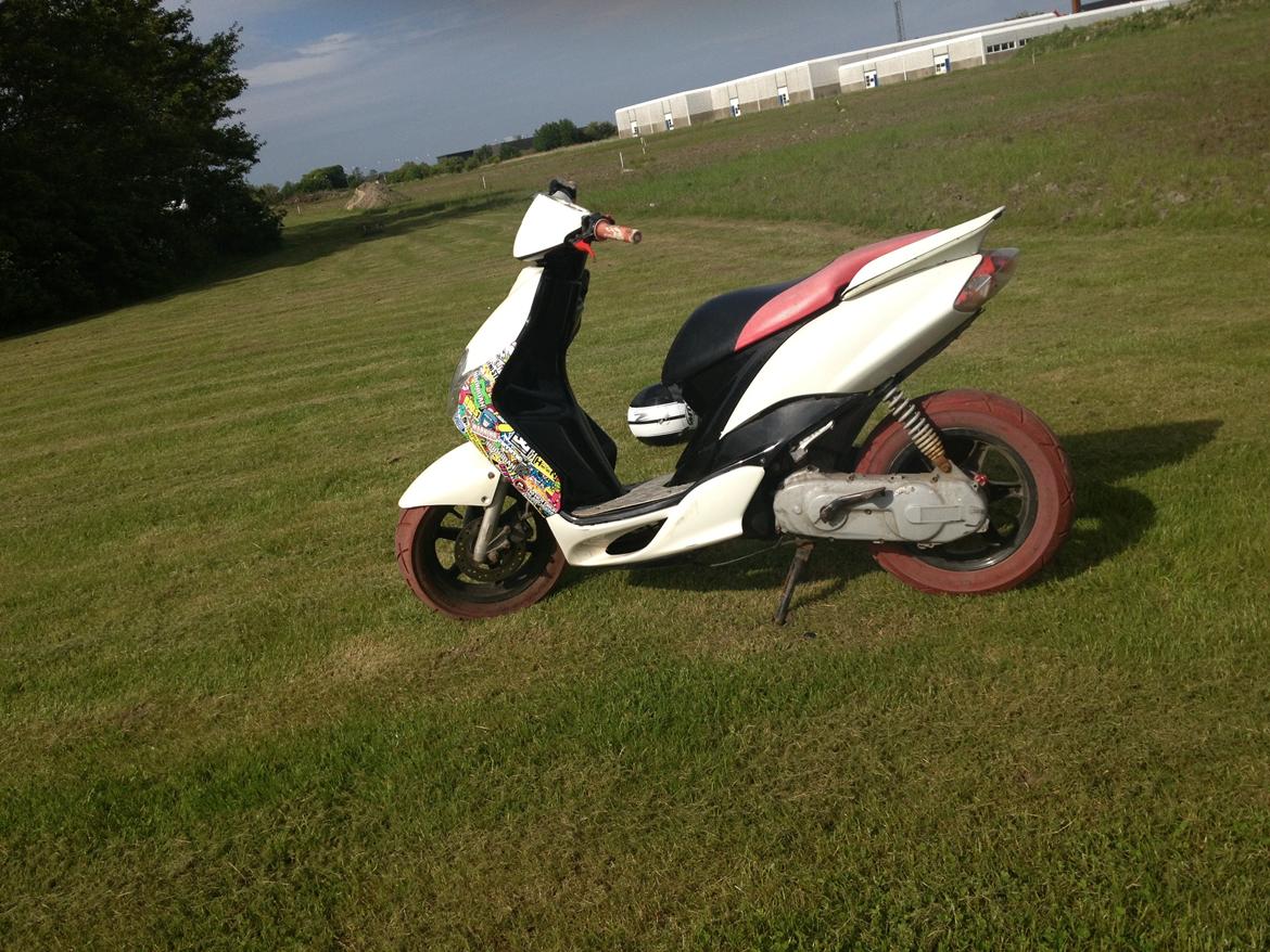 Yamaha jog r billede 3