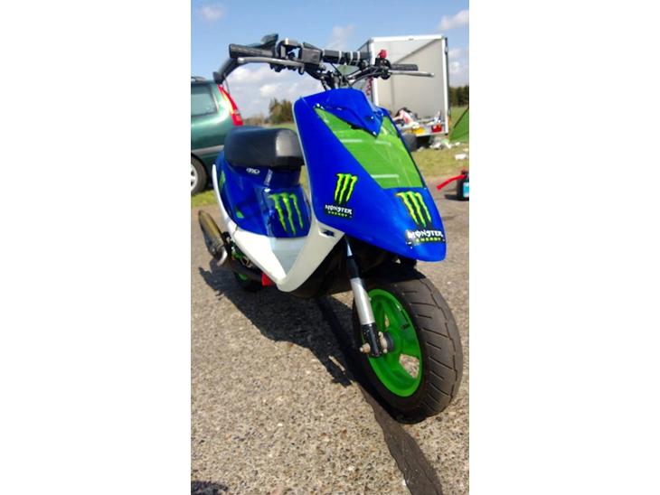 {{currentPhoto.altText}} billede {{currentPhoto.number}}