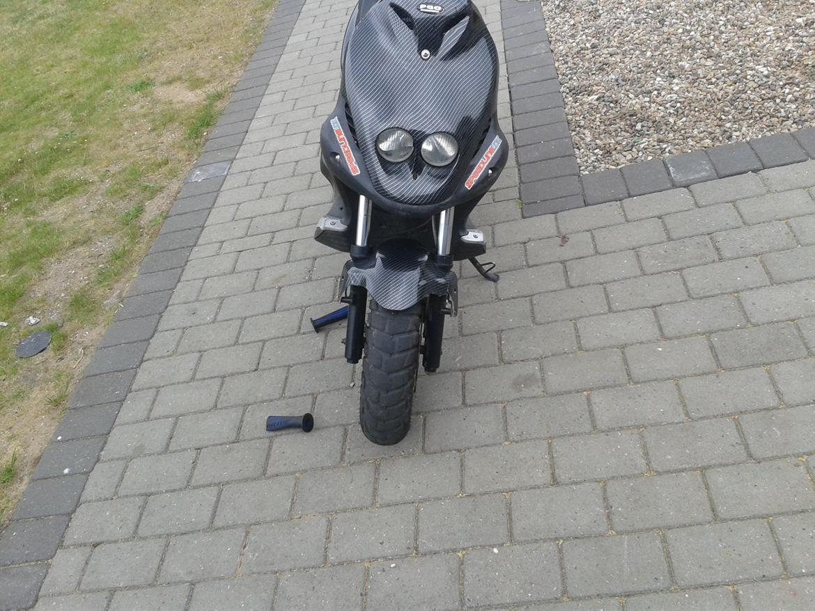 PGO PMX Naked Carbon billede 3