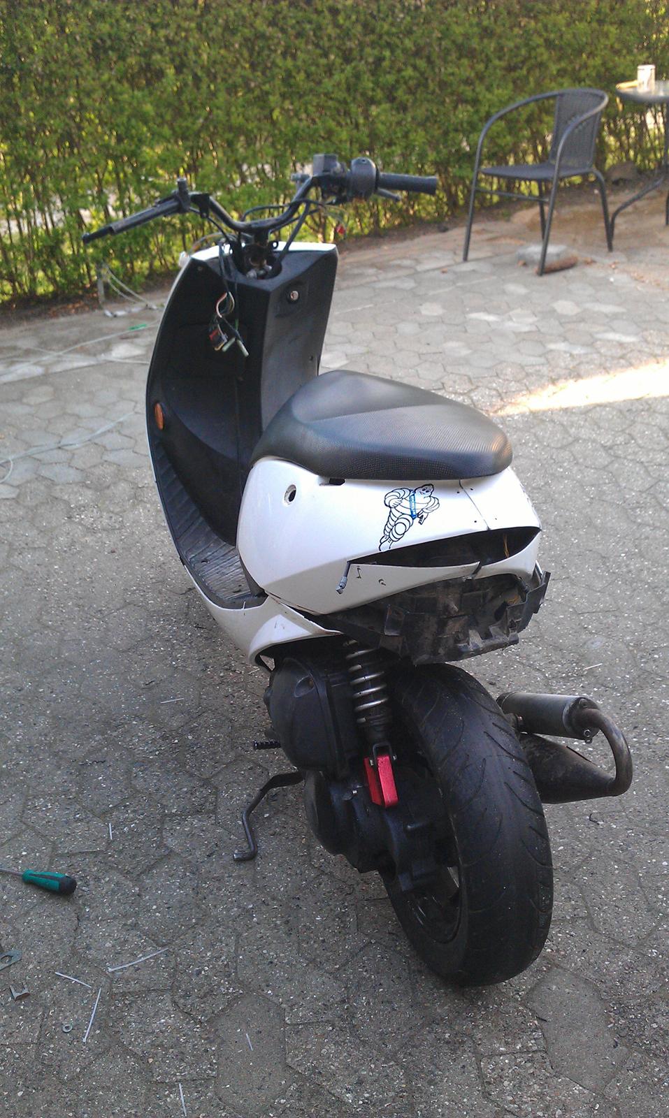 Suzuki estilete (baghjuls maskine) billede 1