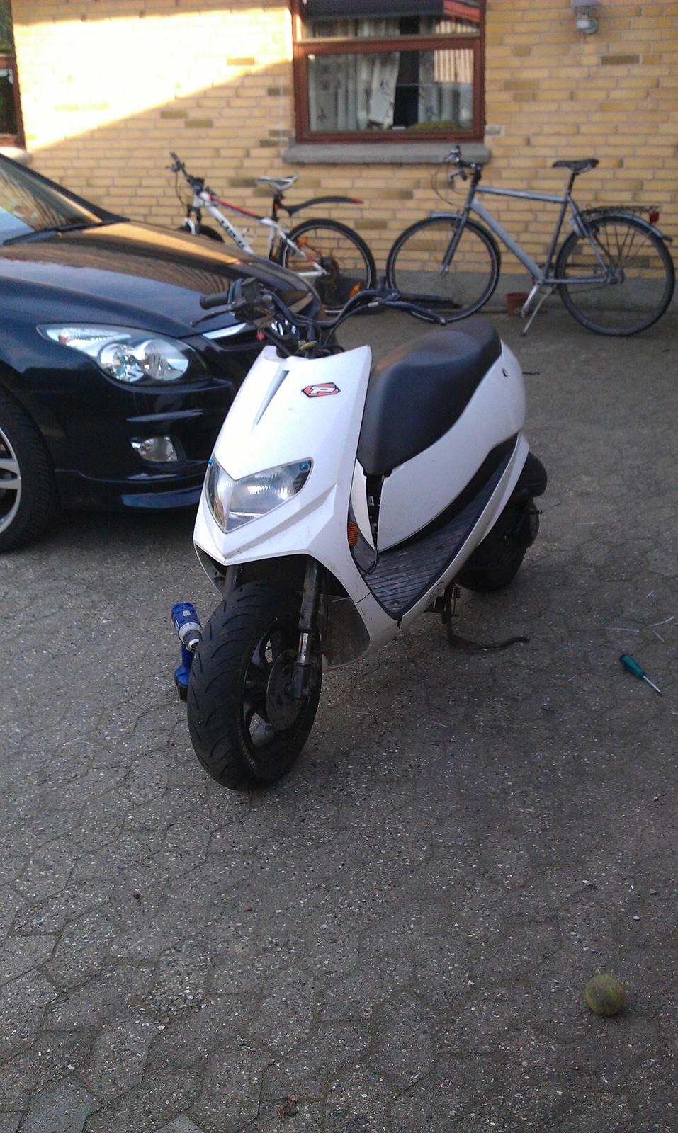 Suzuki estilete (baghjuls maskine) billede 2