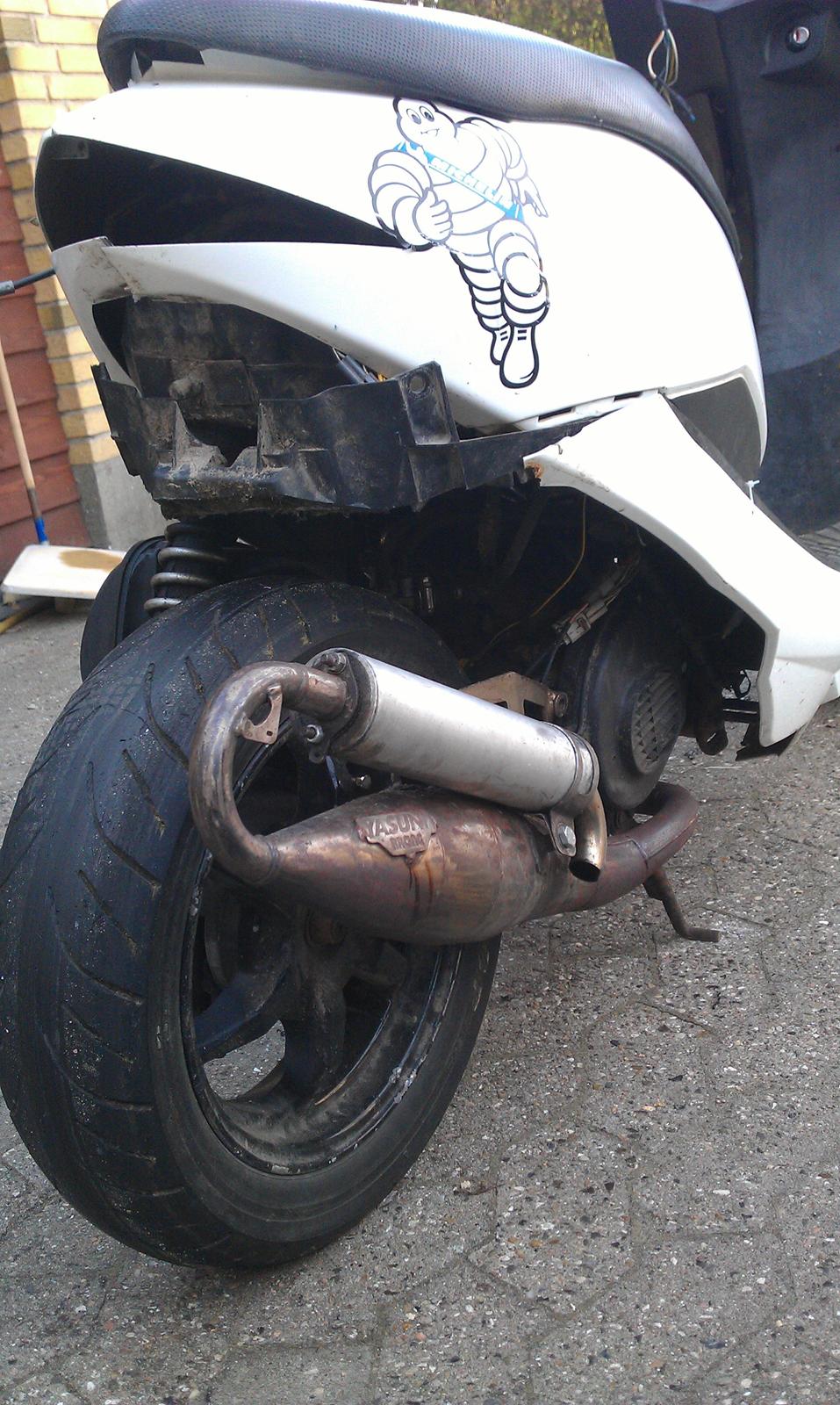 Suzuki estilete (baghjuls maskine) billede 5