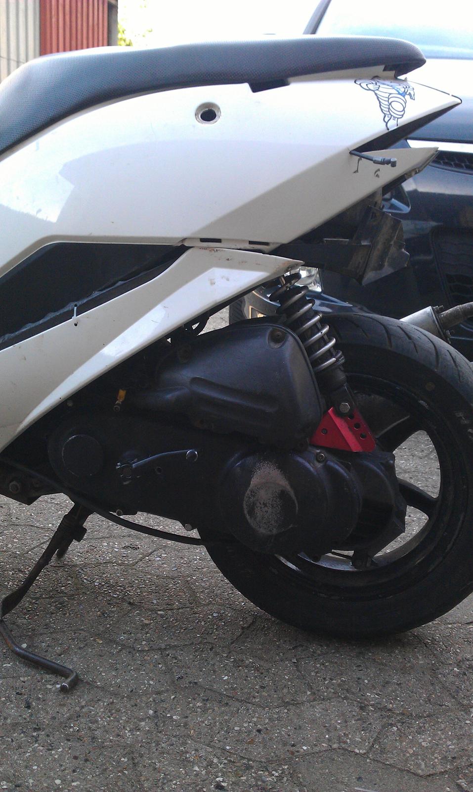 Suzuki estilete (baghjuls maskine) billede 6