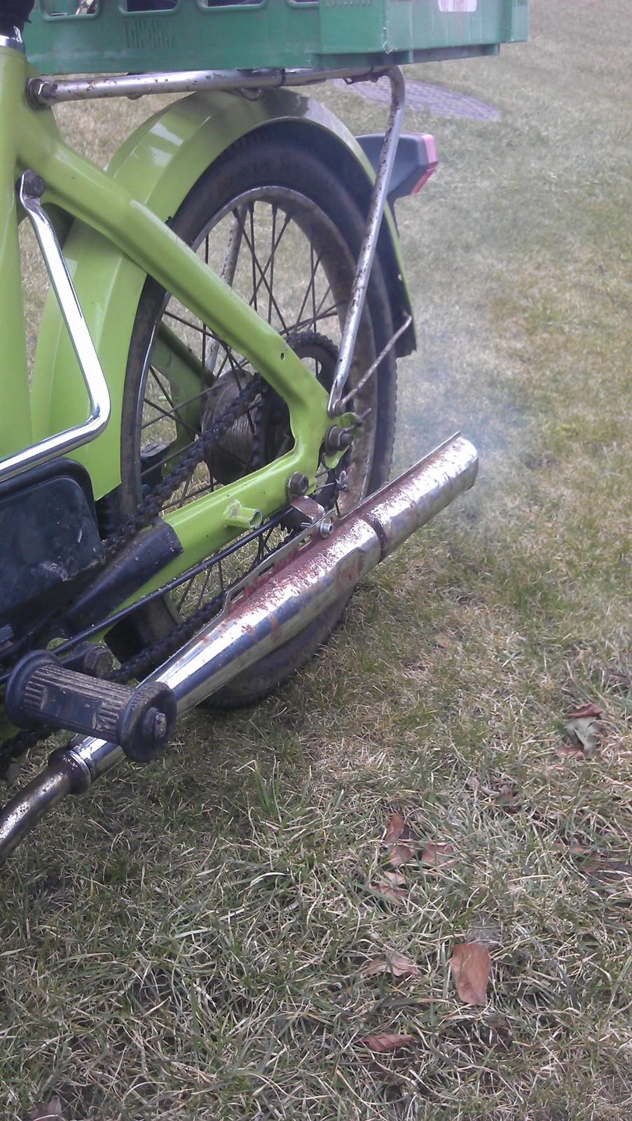 Puch Maxi K (Tidl. knallert) - Overvejer at købe ny udstødning til den :) men hvis der er nogen der har nogle råde til hvordan man får rusten væk så skriv endelig! :) billede 4