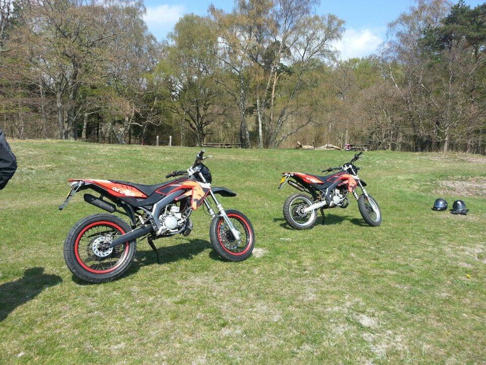 Aprilia SX50 - på stranden med SX-erne billede 3