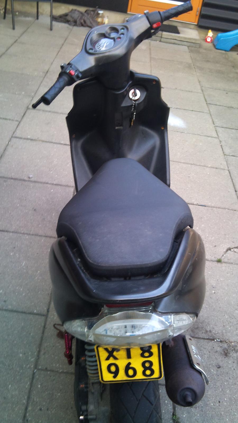 Yamaha jog r billede 3