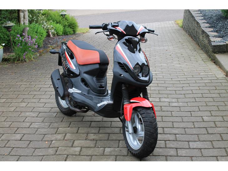 {{currentPhoto.altText}} billede {{currentPhoto.number}}