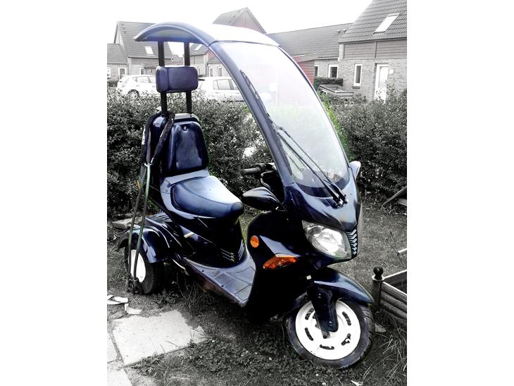 {{currentPhoto.altText}} billede {{currentPhoto.number}}