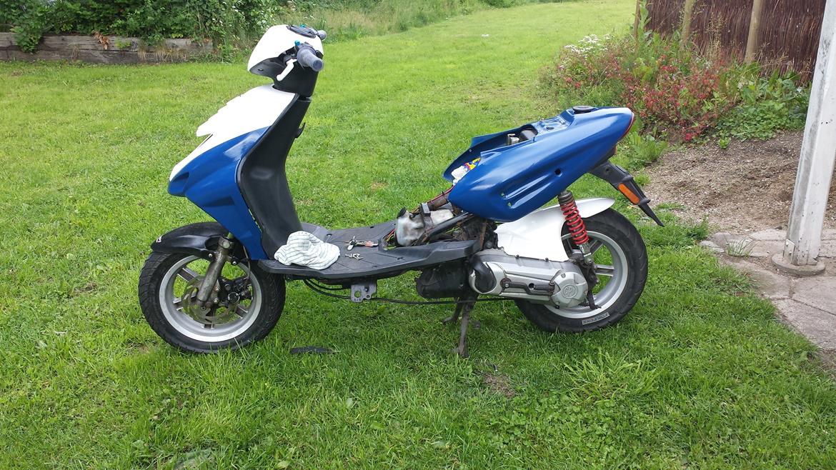 CPI Oliver City 30'er - 29/6....snart færdig med at male skjolde..front skjold driller dog lidt med den 2 delte farve:-( billede 12