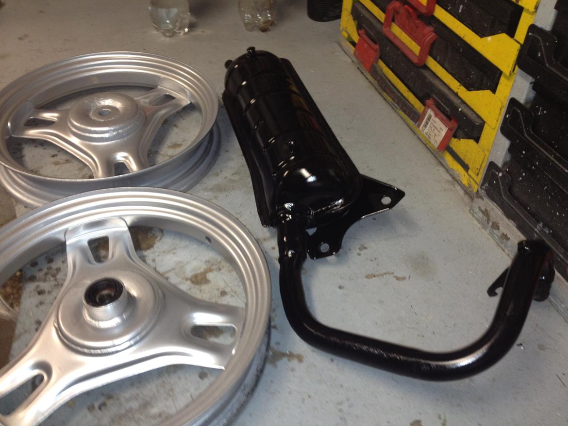 Honda Melody - udstødning og fælge efter renovering billede 14