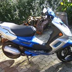 Peugeot Speedfight 2{Neonbanden©}