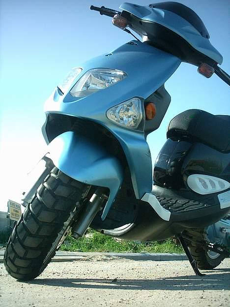 PGO Dr. Big - Som i måske kan se lidt på siden af den er den ridset:( Pga en idiot havde væltet den i en p-kælder kun 3 dage efter jeg li havde malet det..:( billede 3