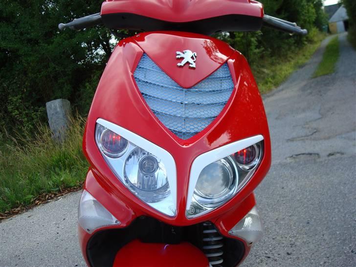 Peugeot Speedfight 2 TOTALSKADET billede 3