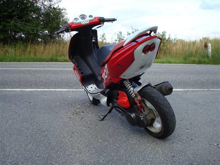 Peugeot Speedfight 2 TOTALSKADET billede 5