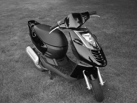 Aprilia Sonic Ac -SOLGT- - Sort/Hvid billede 10