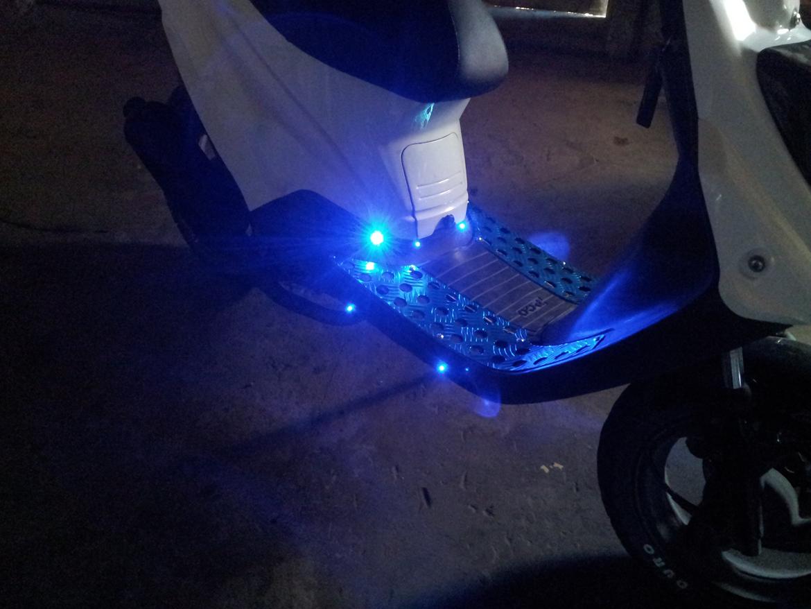 PGO Hot 50 [Tidl.Scooter] - Dioder og fodplader billede 16