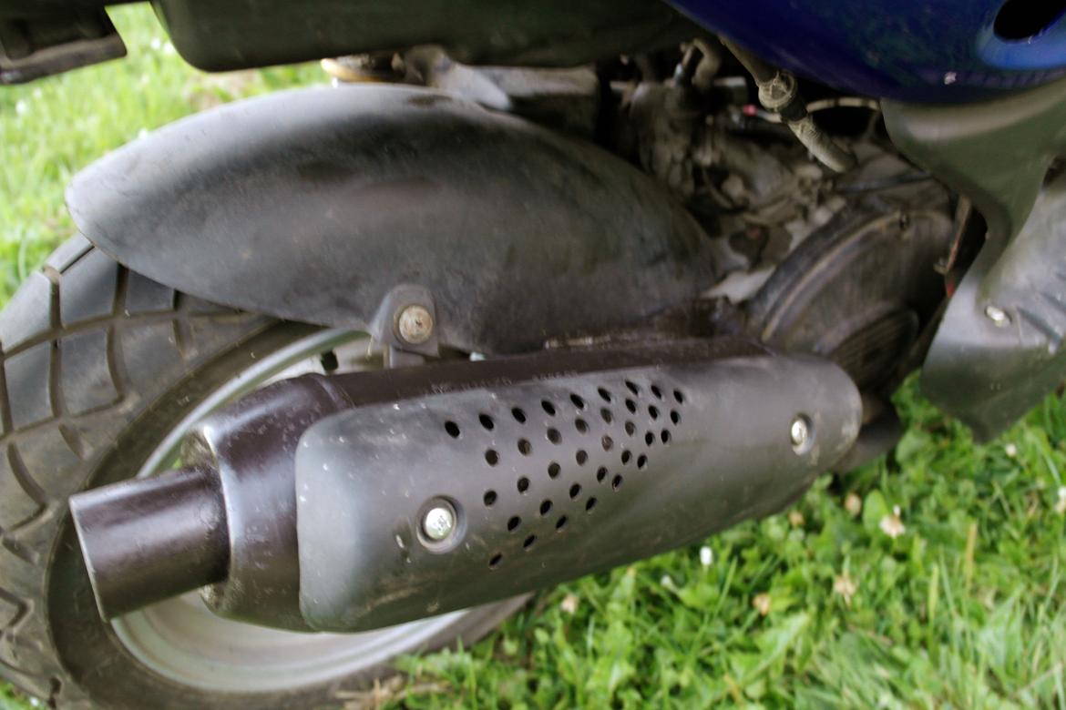 Suzuki Katana AC - Højre side af "motoren" billede 14