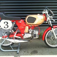 Kreidler RS Cup baneracer
