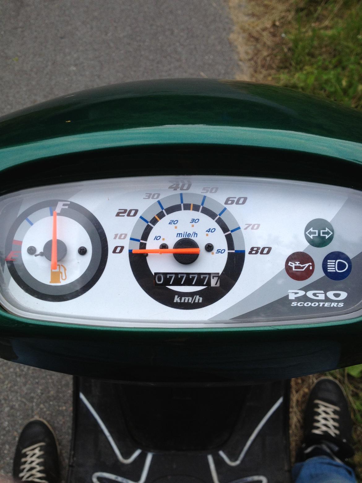 PGO Hot 50 - Jaa 7 er mit lykke tal og det var et smukt syn da speedo så sådan ud men der er mange km siden. DEn har kørt 8331 KM nu :) billede 15