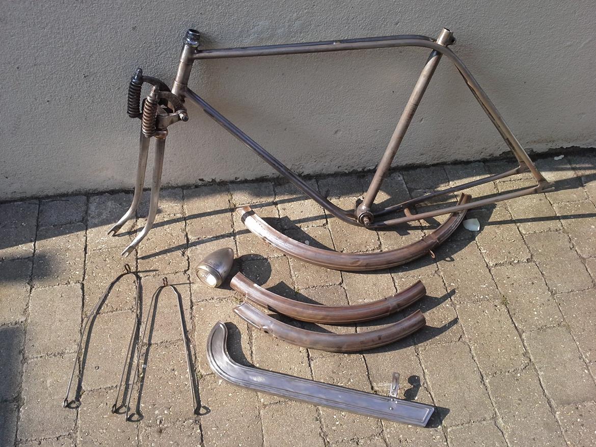 Veteraner Diesella type 111 - Stel efter slibning billede 11