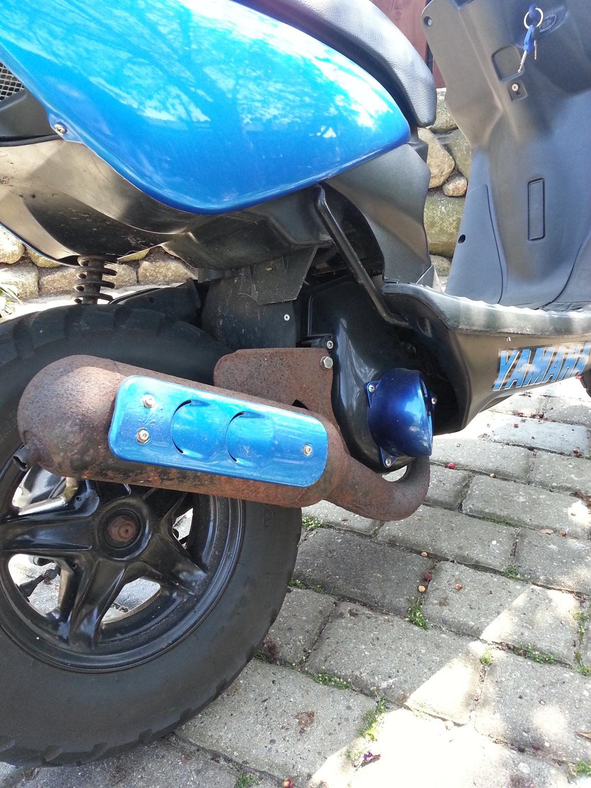 Yamaha Spy - Skal have gjort udstødningen pæn igen :P billede 2