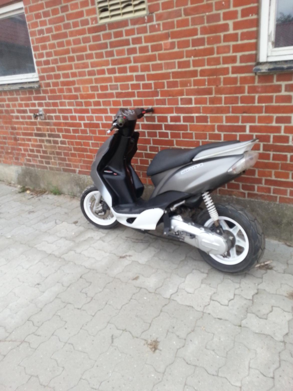 Yamaha Jog r! billede 5