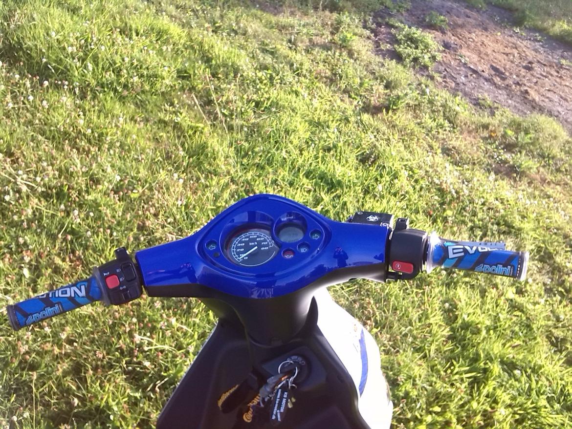 Yamaha jog r - styr.... vil ha bart styr med digital og omdrejnings tæller  billede 12