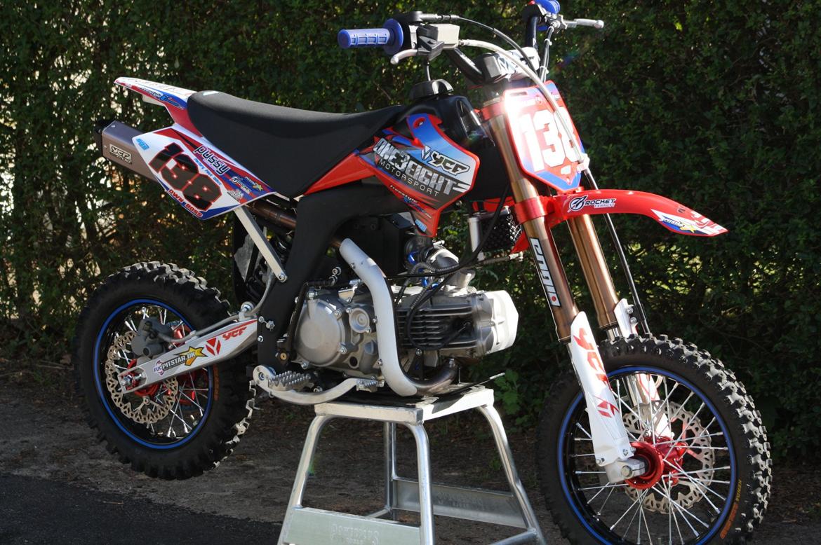 YCF Factory Pilot One3Eight Pitstar edt. billede 5