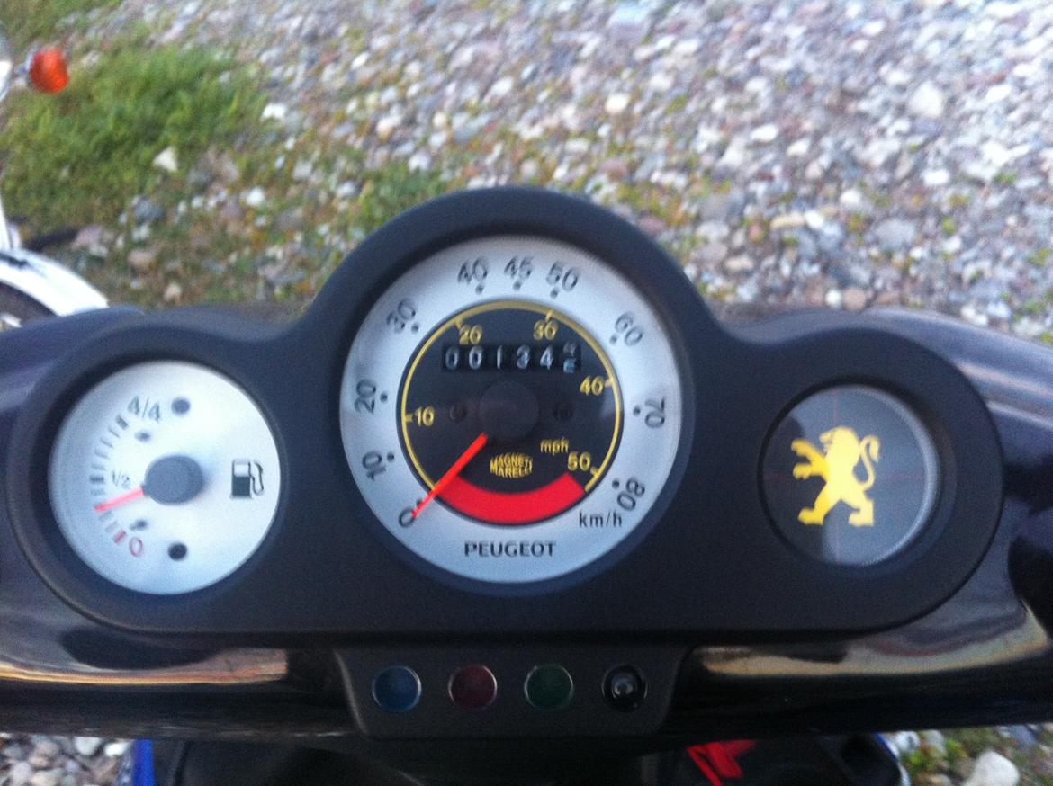Peugeot Speedfight 2 (Totalt skadet) :'( billede 10