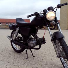 Suzuki Cafe Racer - DM50 - Samurai "Kin-Zuki"