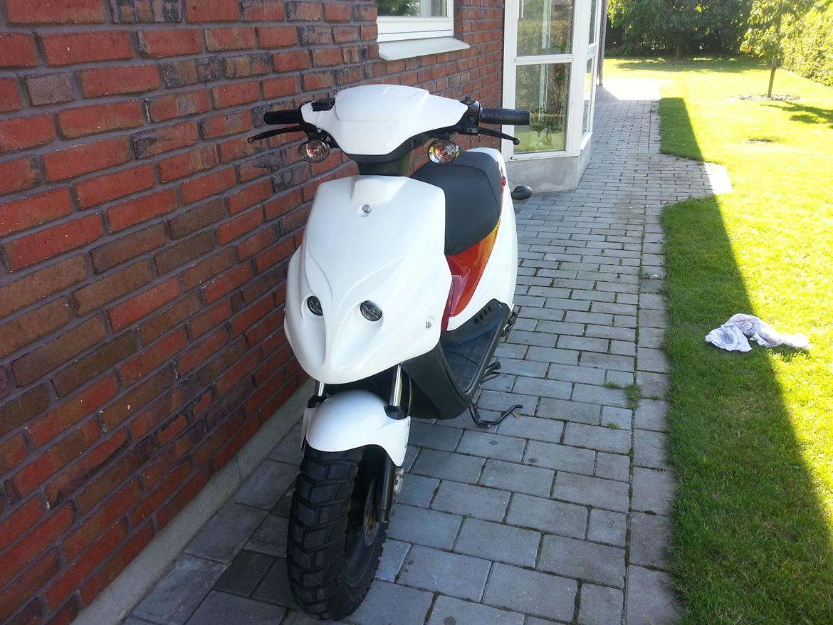 PGO Hot 50 Tornado Solgt for 4500 billede 4