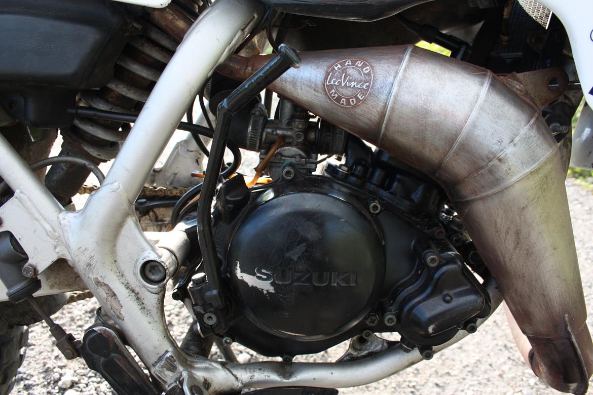 Suzuki RMX - Polini Edition (EFTER) - Har poleret forrør, i hånden. Højre side af motor billede 13