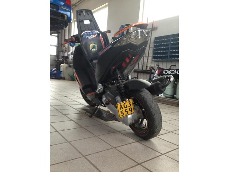 {{currentPhoto.altText}} billede {{currentPhoto.number}}