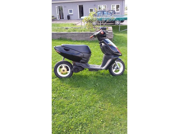 {{currentPhoto.altText}} billede {{currentPhoto.number}}