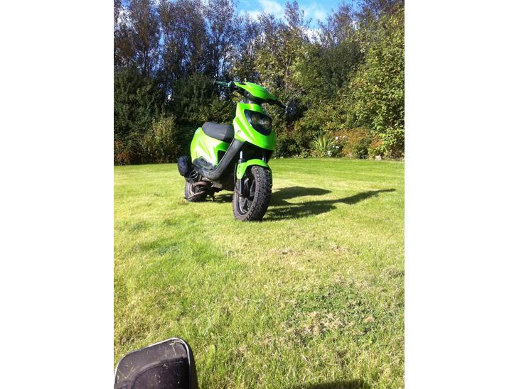 {{currentPhoto.altText}} billede {{currentPhoto.number}}