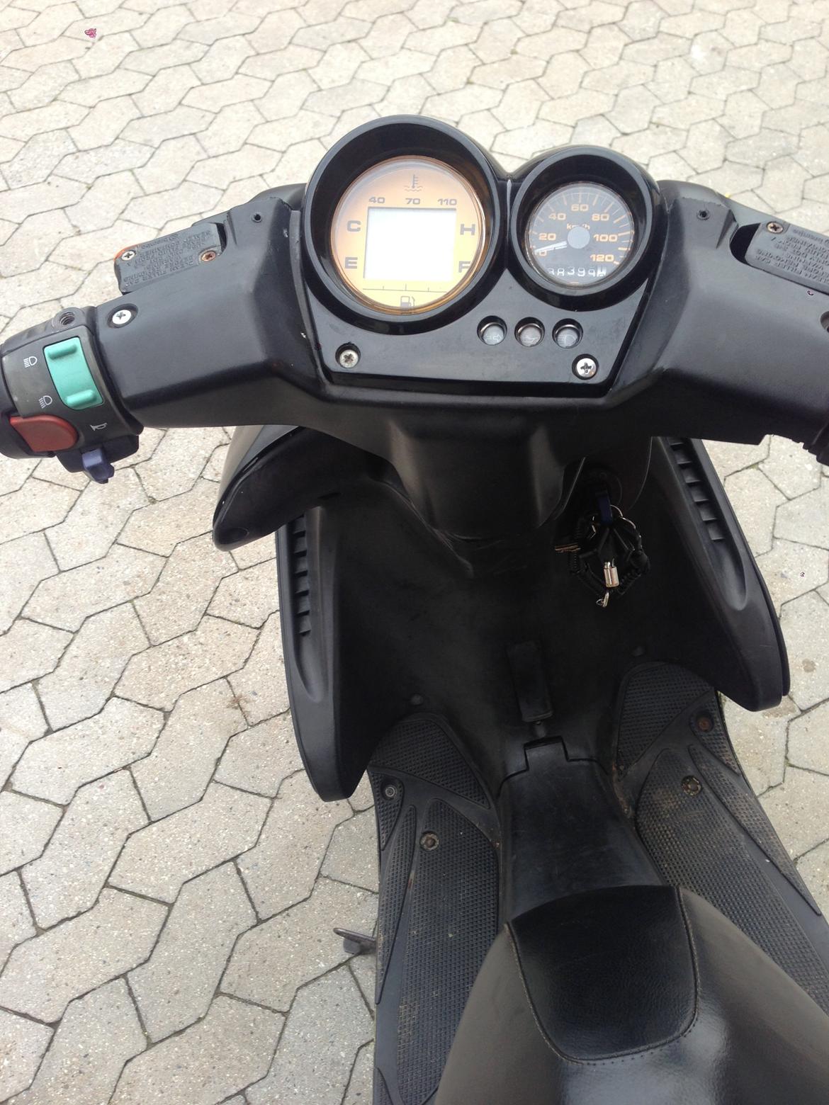 Yamaha Aerox billede 8