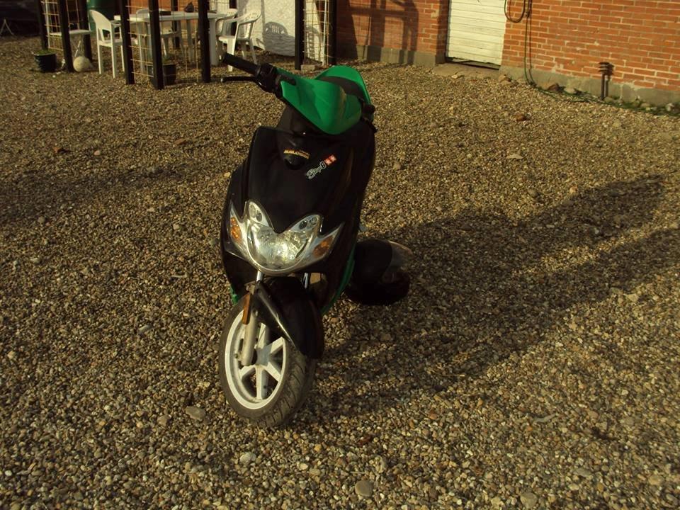 Yamaha Jog R Monster Stickers . billede 18