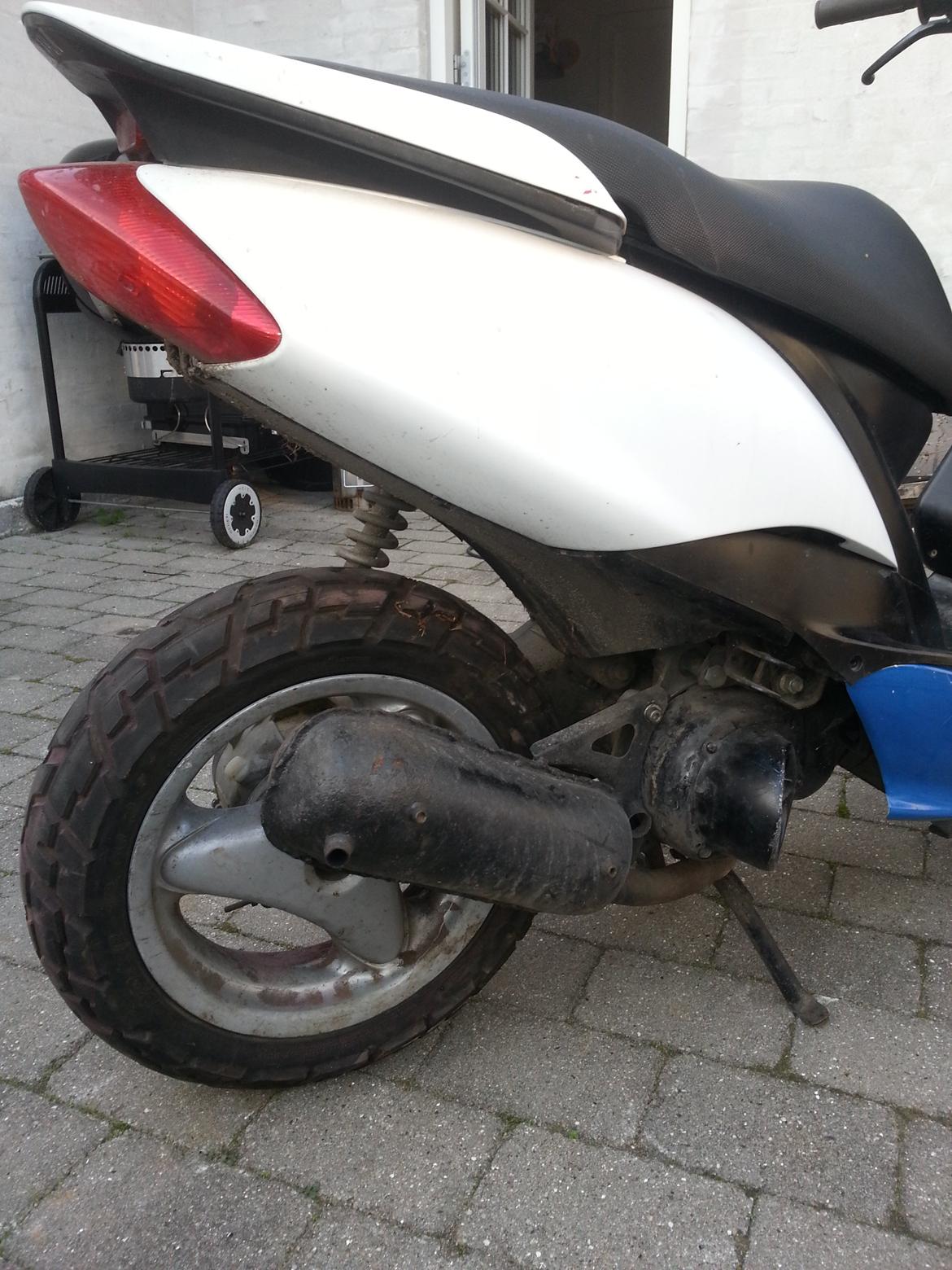 Yamaha jog r solgt for 5500 kr billede 1