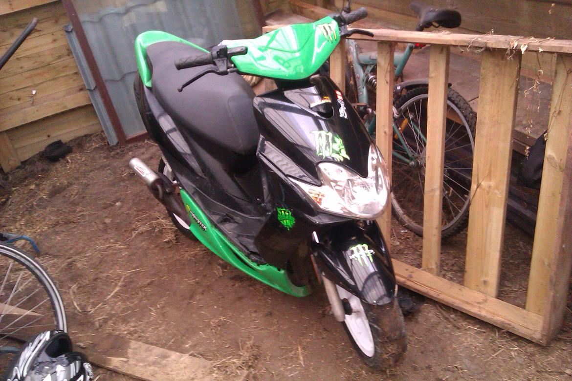 Yamaha Jog R Monster Stickers . billede 8