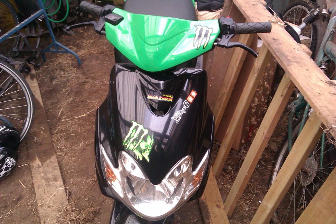 Yamaha Jog R Monster Stickers . billede 11