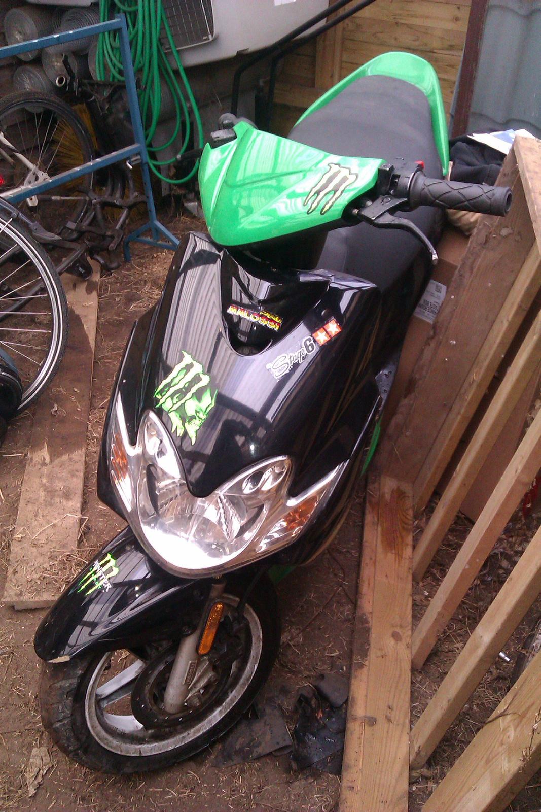 Yamaha Jog R Monster Stickers . billede 10