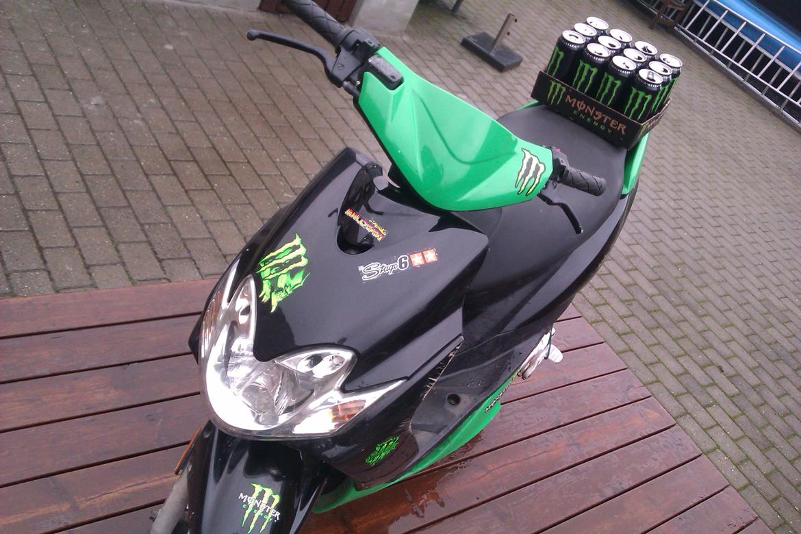 Yamaha Jog R Monster Stickers . billede 3